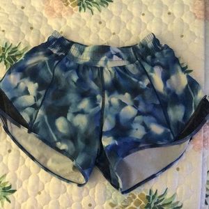 Lululemon shorts size 6 tall